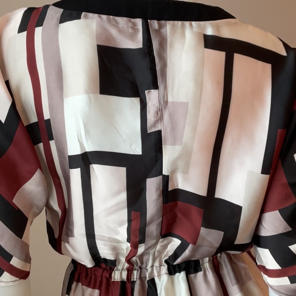 Ellen Tracy Abstract Satin Dress - Picture 4 of 12